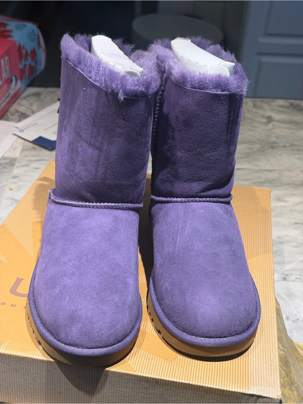 UGG Women's Bailey bow size 6 - Picture 9 of 9